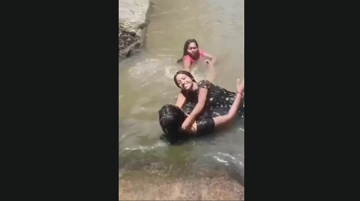 A craze for selfies claimed the lives of three girls!