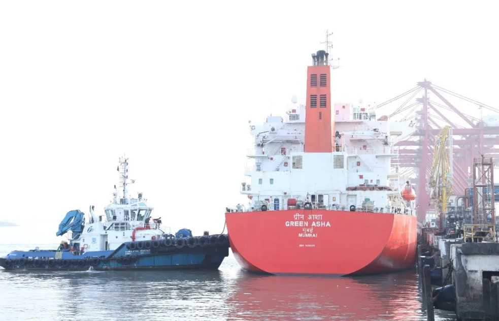 LPG Tanker Carrying 15,400 Tons Reaches Navi Mumbai After Crossing Hormuz Safely