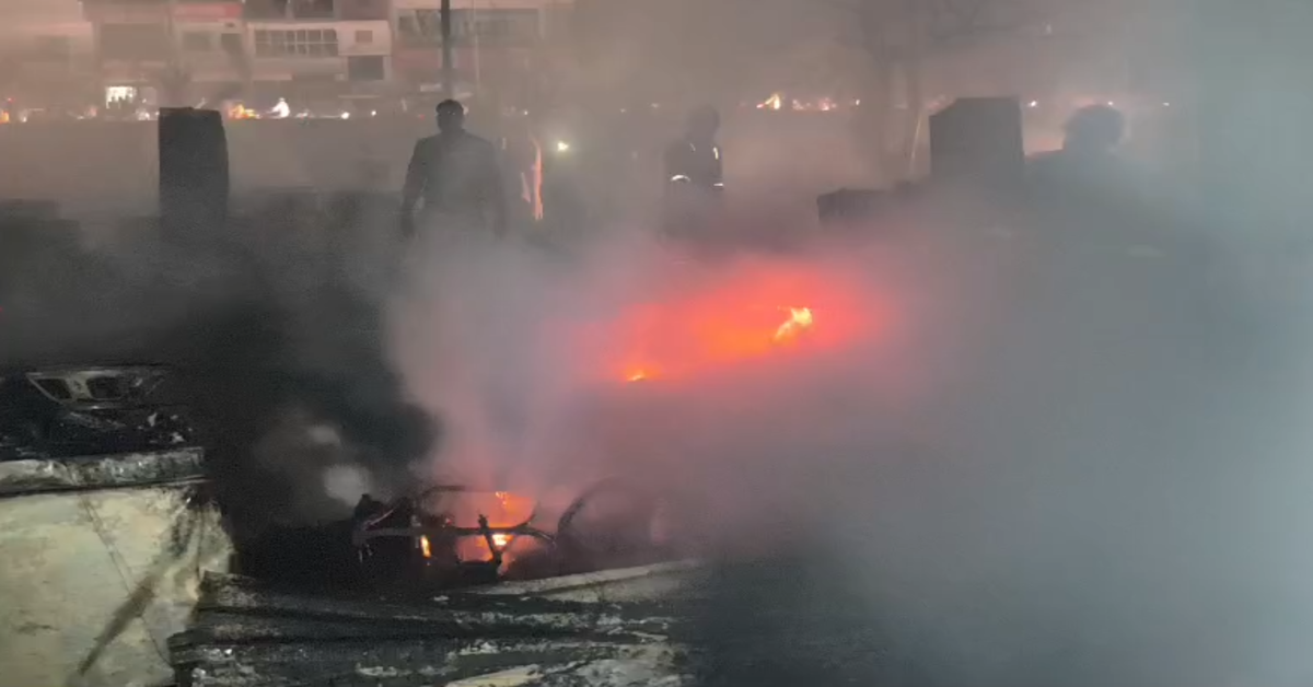 Massive Fire in Lucknow: Over 200 Huts Destroyed, Black Smoke Covers Sky