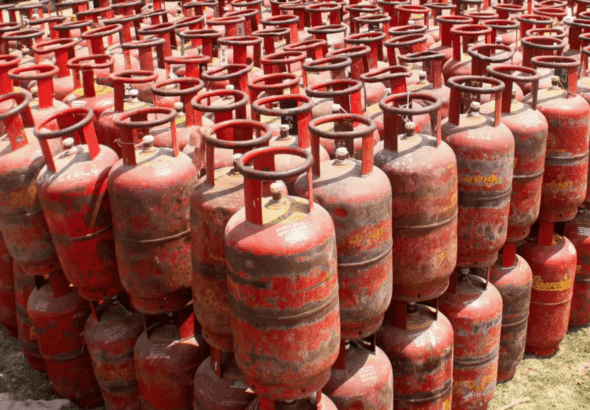 India LPG Consumption Falls 13% Amid West Asia Conflict