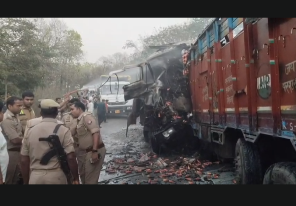 Horrific Road Accident in Hathinalla: Two Burn Alive After Trucks Collide and Catch Fire